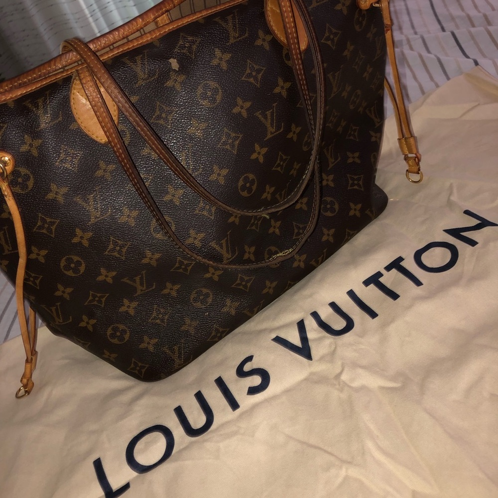 Authentic Louis Vuitton Neverfull MM *w/o pouch*
